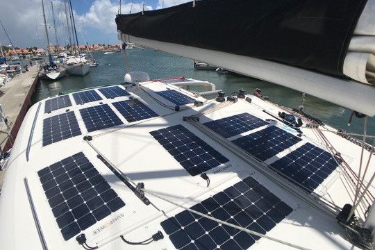 Marlec propose panneaux solaires et éoliennes pour une production d'énergie renouvelable à bord