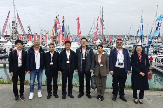 La délégation chinoise en visite sur le Grand Pavois