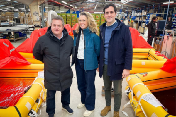 Antoine Perrin, Mlanie Kergunou e Christophe de Robien