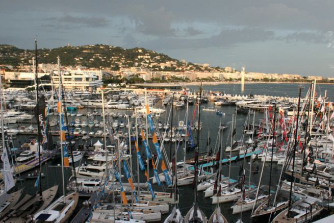 Le nuvole al Festival di Cannes Yachting 2018