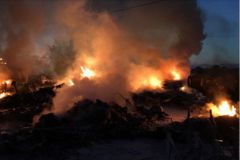 Incendio al porto a secco di Corsica Servizio nautico