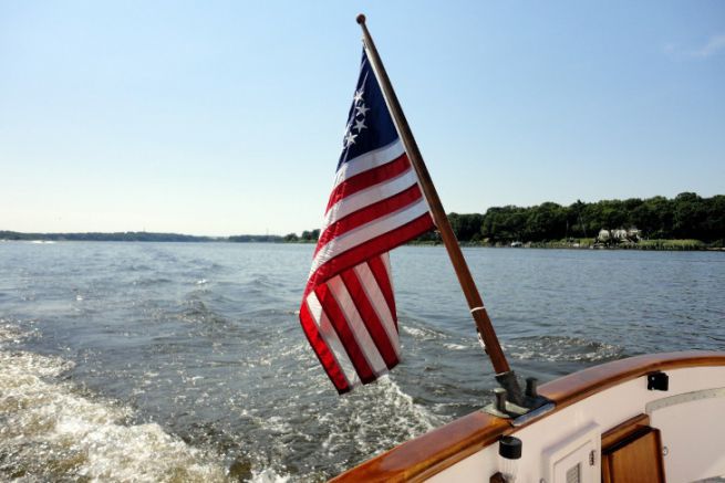 Lo yachting americano riduce la superficie velica contro Covid19