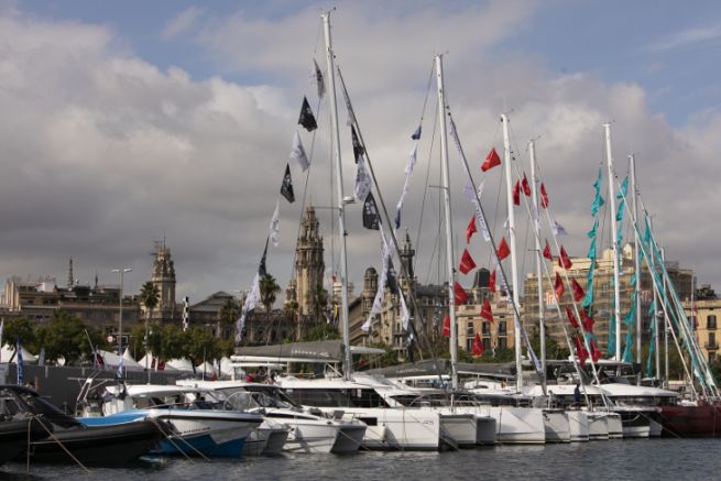 Barche esposte a Port Vell per il Salone Nautico di Barcellona