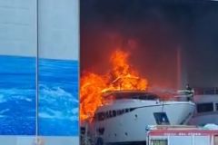 Yacht in fiamme alla Ferretti