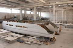 Catamarano Silent Yacht in costruzione
