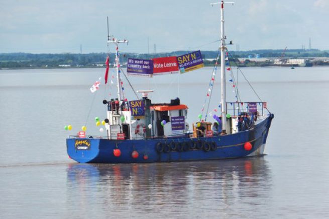 Barca di protesta per il Brexit