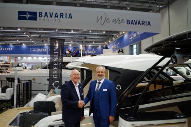 Bavaria Yachts prende in consegna i fuoribordo Greenline Neo