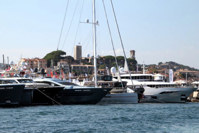 Yachts sul porto di Cannes